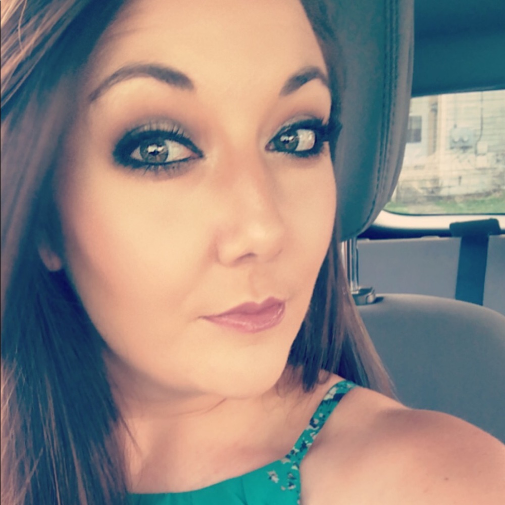 Meet your Posher, Robyne